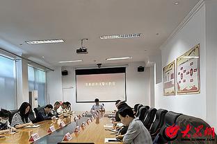 记者：拜仁原计划给图赫尔3场机会，但今天输球后情况愈发不确定